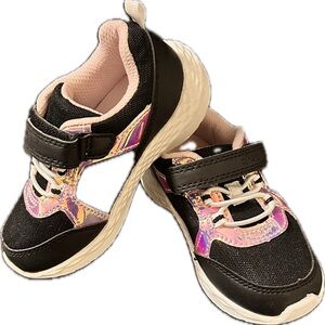 NEW Carters Girls gym shoes - Size 8